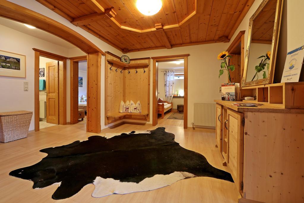 Alpen Appartements Hochmuth Mayrhofen Pokoj fotografie
